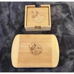 WALT DISNEY WORLD Annual Passholder Mickey Mouse Bamboo Cutting Board/4Coasters